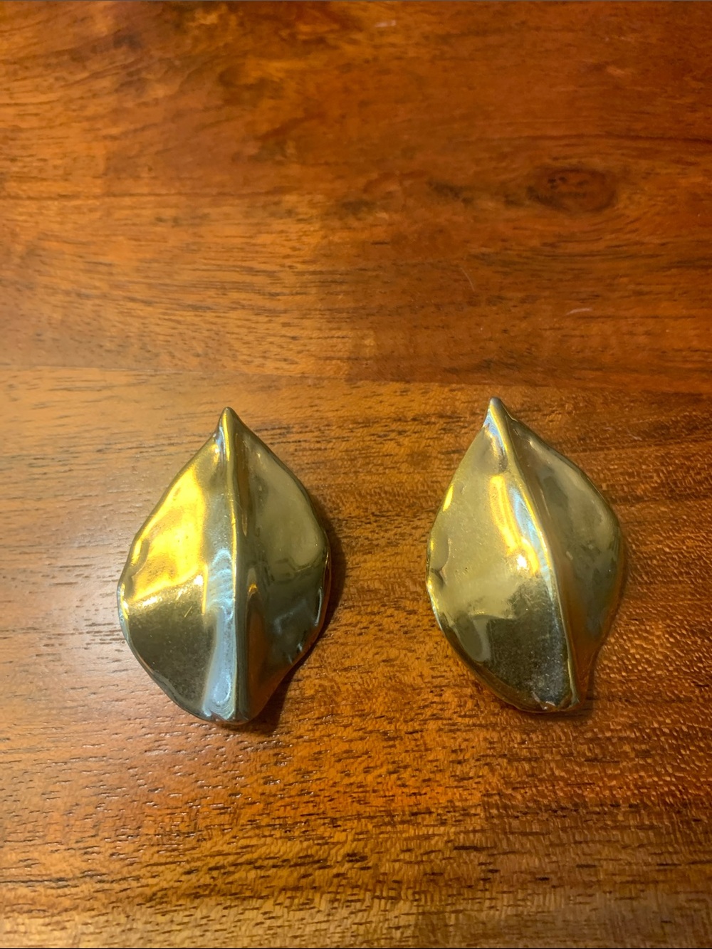 CINER Cooper signed gold Tone Leaf-Shaped Clip-On Earrings 1990’s